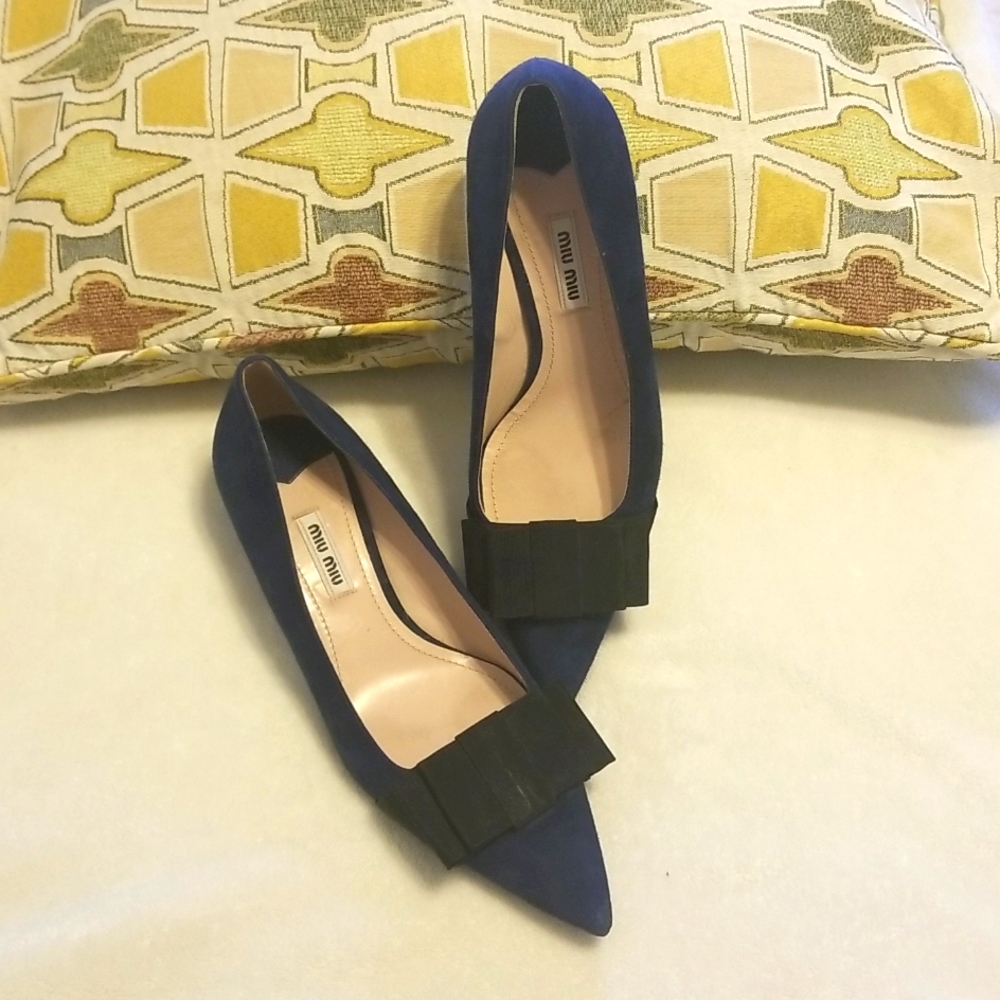 Mui Miu Navy Suede Kitten Heel 39